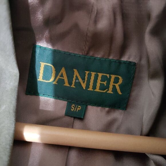 Danier Olive Leather Jacket - Picture 6 of 10